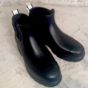 Ugg Rubber Droplet Rain Boots Sz Wn-10 Blk W/Comfortable Ugg Fur Lining NWOB.☔️💧